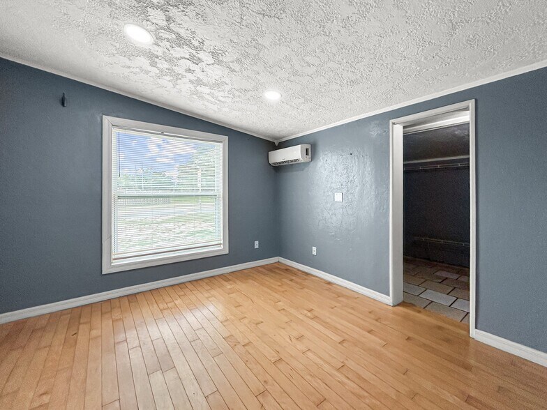 Building Photo - 3675 Prudence Dr