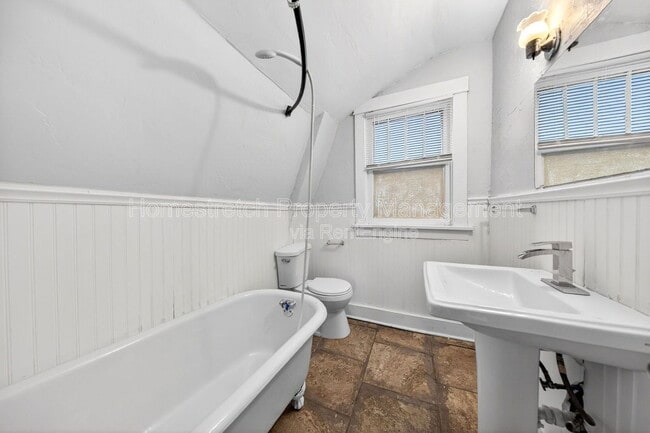 Building Photo - 4555 Ruskin Ave