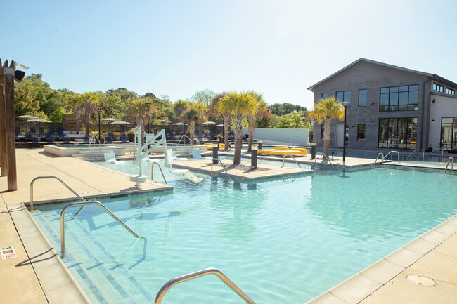 Building Photo - Wildwood Baton Rouge