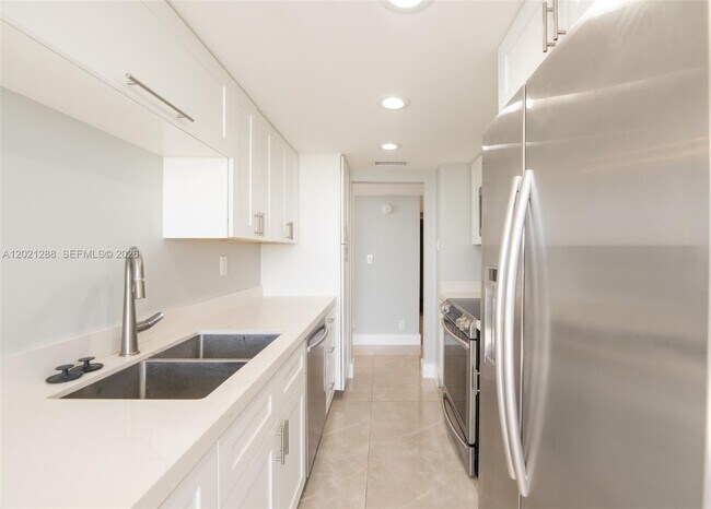 Building Photo - 3031 N Ocean Blvd