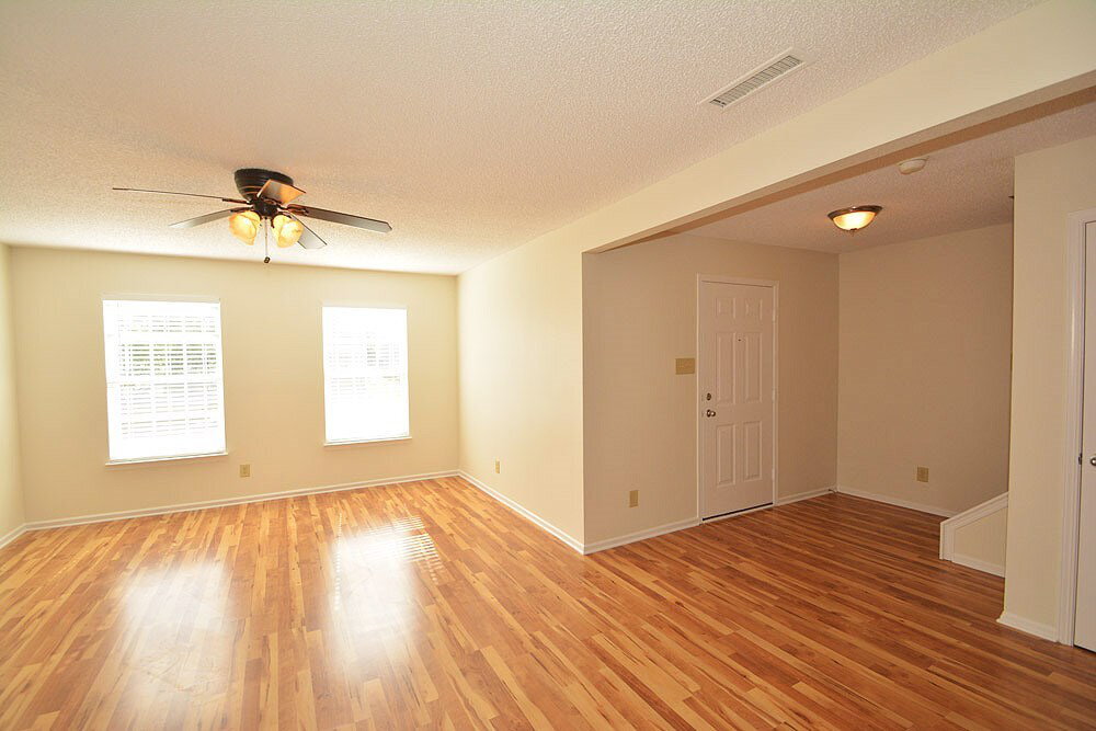 Building Photo - 15459 Border Dr