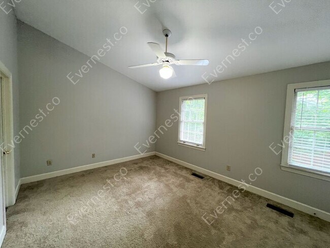 Building Photo - 1227 33rd St S