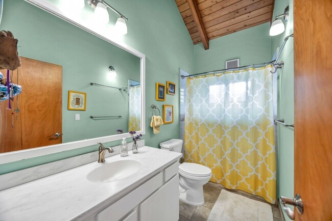 Building Photo - Fully Furnished 4BR in Kula. Garage, Bonus...