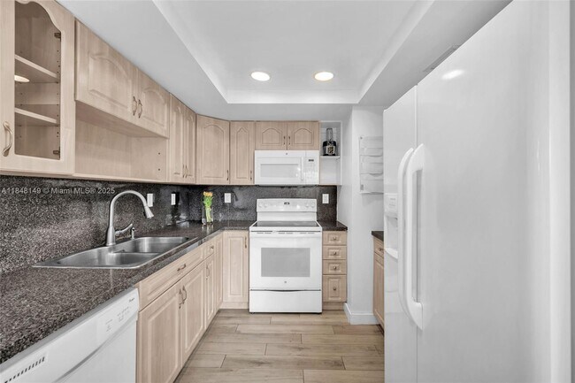 Building Photo - 10611 SW 113th Pl