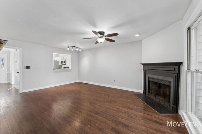 Building Photo - 134 Sanair Ct