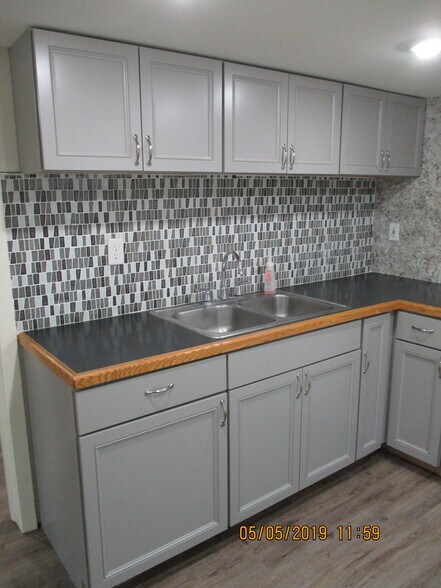 Primary Photo - 47 S Sterley St