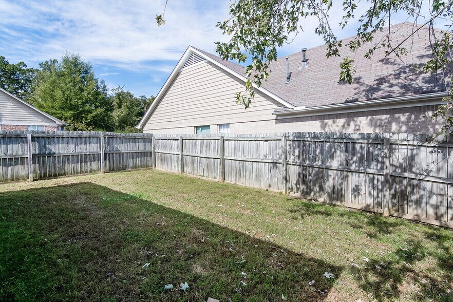 Building Photo - 9714 Java Cove