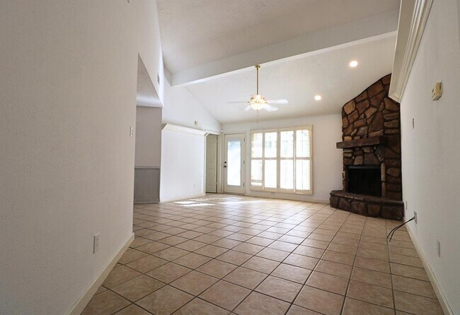 Building Photo - 16810 Red Gully Dr