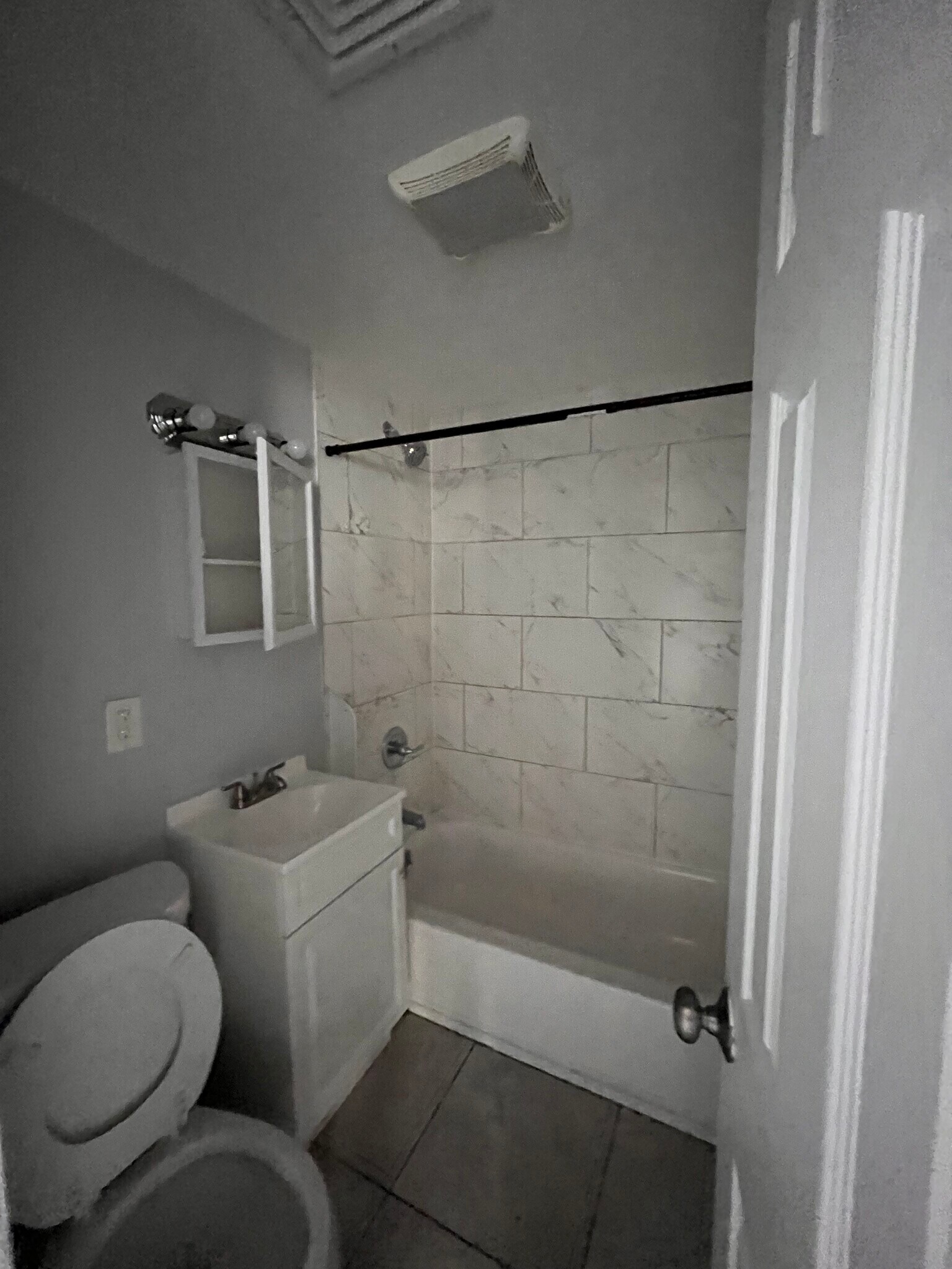 Building Photo - 89 Pearsall Ave