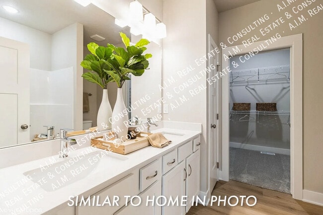 Building Photo - 3212 NE Fawn Ln