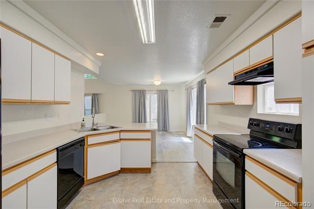 Building Photo - 20000 E Mitchell Pl