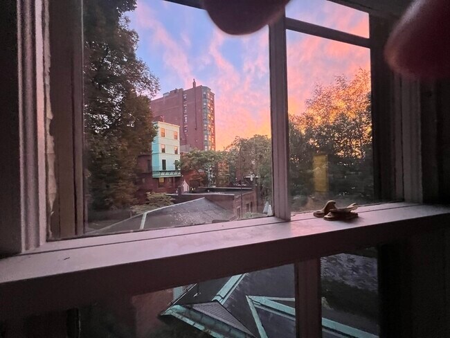 Building Photo - 21 Chestnut St