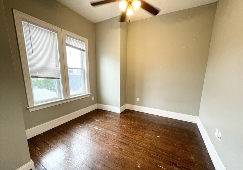 Building Photo - 178 Hillside St