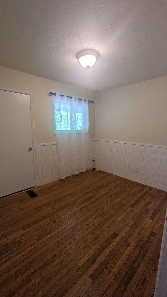 Third bedroom - 3039 Dow Dr