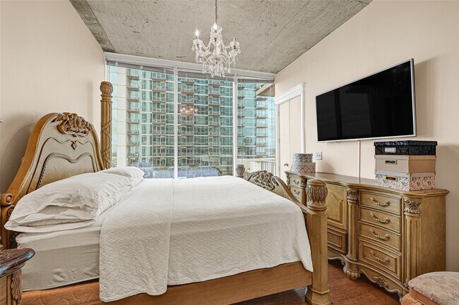 Building Photo - 5925 Almeda Rd