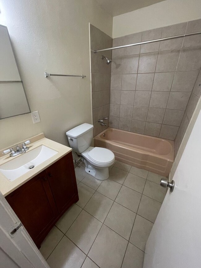 Building Photo - GLEN