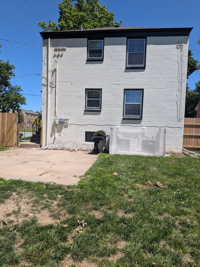 Building Photo - Hanscom Park Duplex