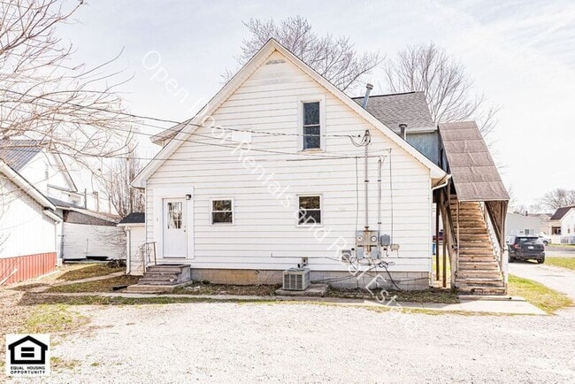 Building Photo - 1703 Sprott St