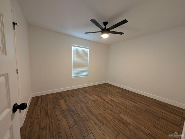 Building Photo - 14 Harvey St