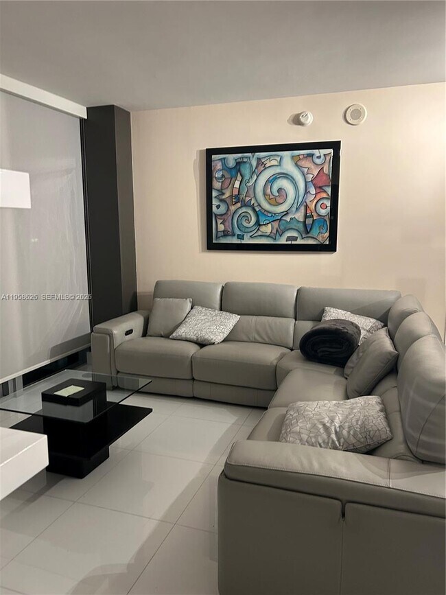 Building Photo - 92 SW 3rd St