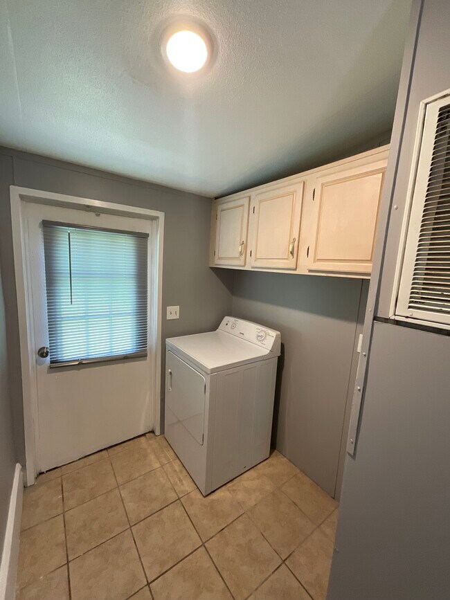 Building Photo - 112 County Road 3563