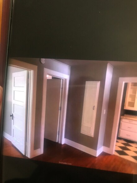 Building Photo - 205 W Evans St