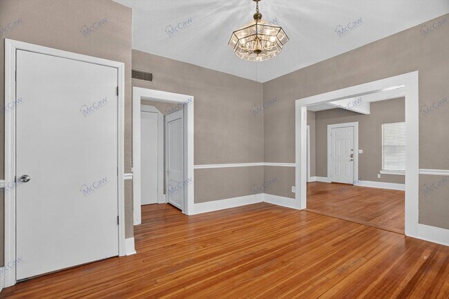 Building Photo - 303 S Elm St