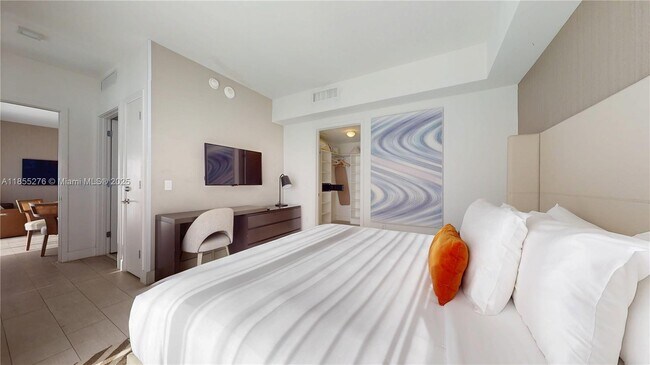 Building Photo - 4010 S Ocean Dr