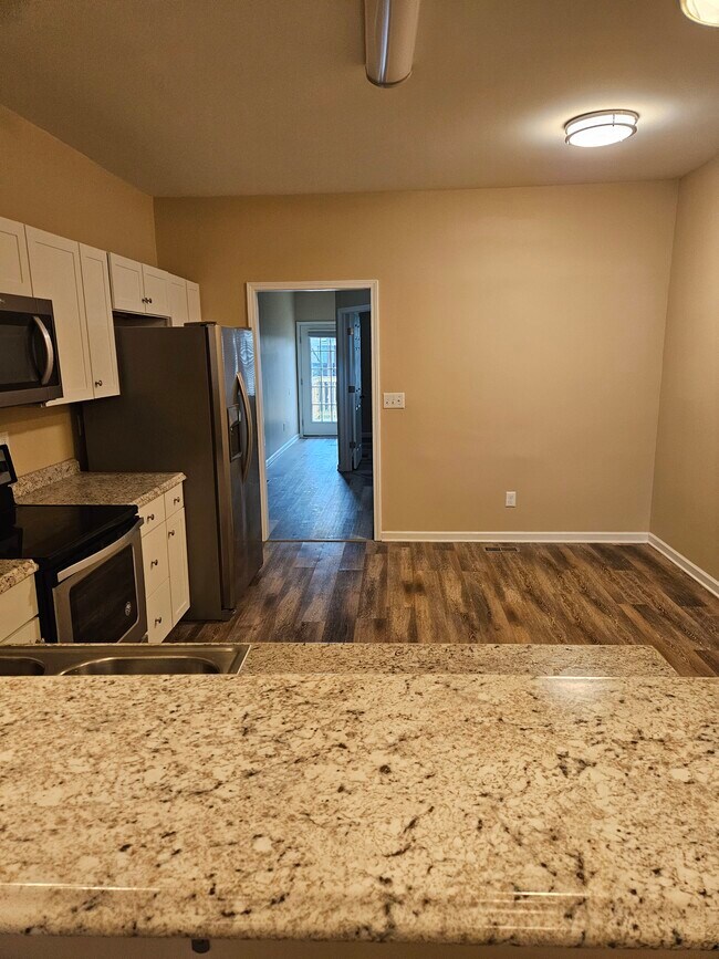 Building Photo - 1911 9th Ave N