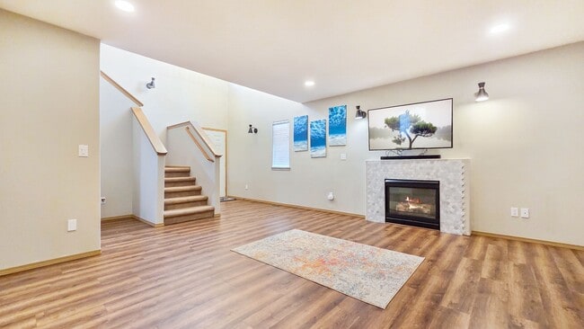 Building Photo - Updated 4-Bed Home Near Future Light Rail ...
