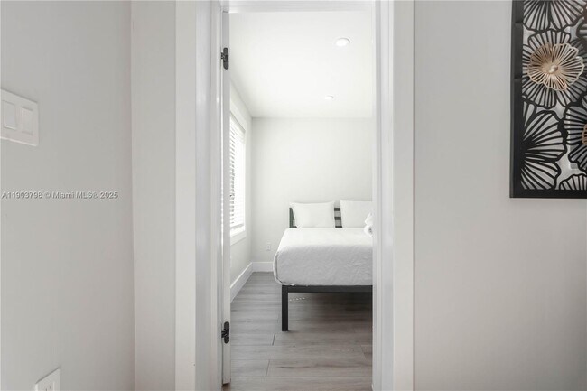 Building Photo - 2360 SW 12th St