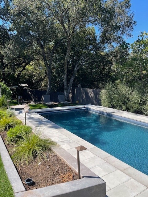 Building Photo - 50 Oakcrest Ct