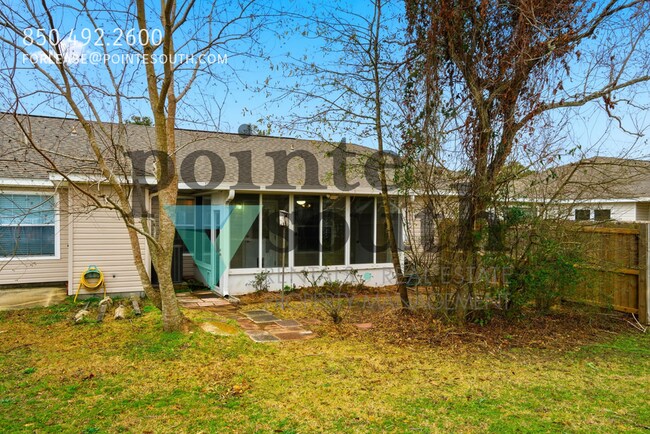 Building Photo - 2527 Trailwood Dr