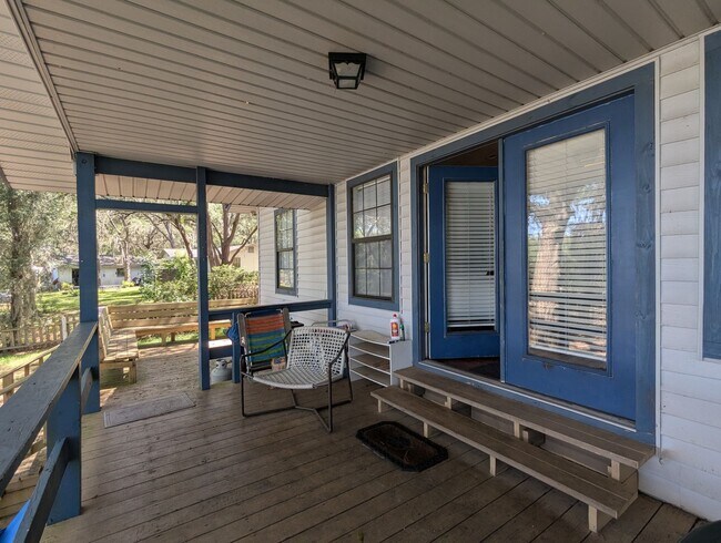 Building Photo - Lakefront Living on Little Lake Geneva – Main Home + Private In-Law Suite!
