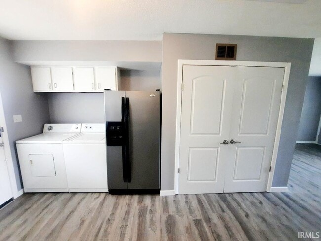 Building Photo - 3007 W Cypress Dr