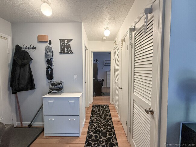 Building Photo - 55 Cross St