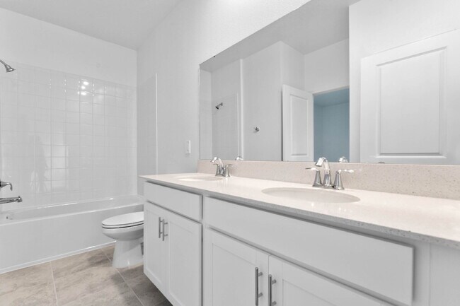 Building Photo - Modern Open-Concept Home with Designer Finishes and Community Amenities.