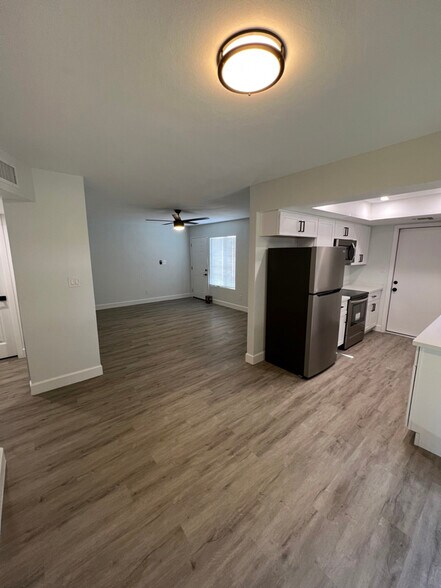 Building Photo - 548 S Udall