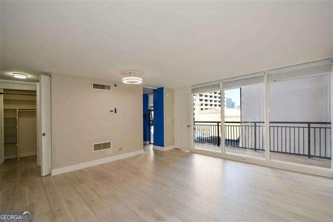 Building Photo - 620 Peachtree St NE