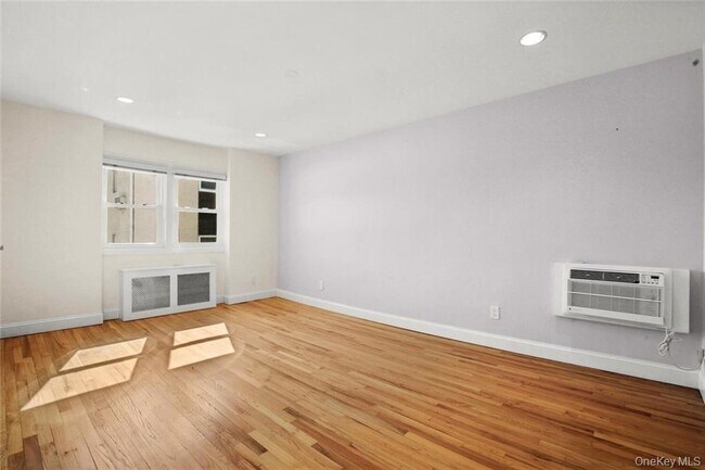 Building Photo - 79 Wiltshire Rd