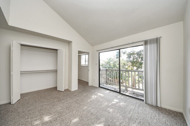 Building Photo - 1059 Country Pl Dr