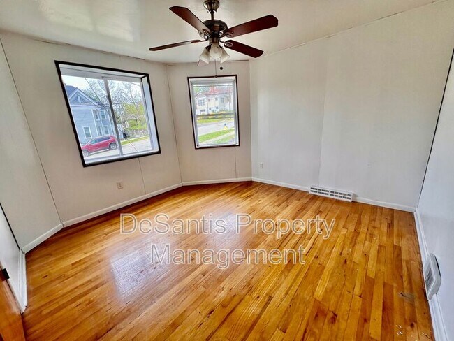 Building Photo - 212 N Highland Ave