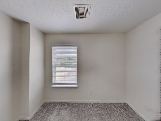 Building Photo - 18735 Westgate Park Dr