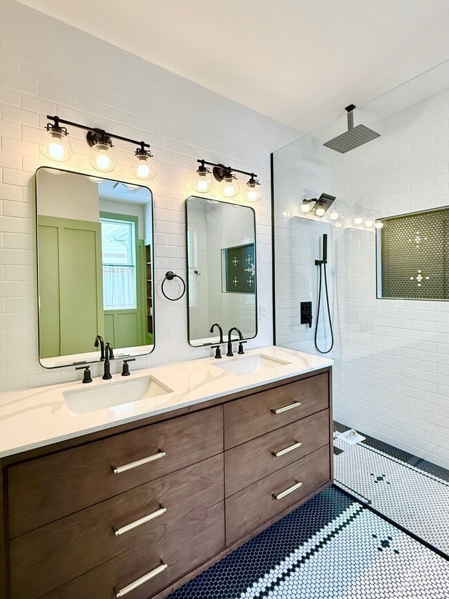 Building Photo - 4797 Sandy Ridge Ave