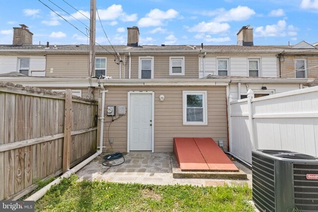 Building Photo - 6552 Parnell Ave