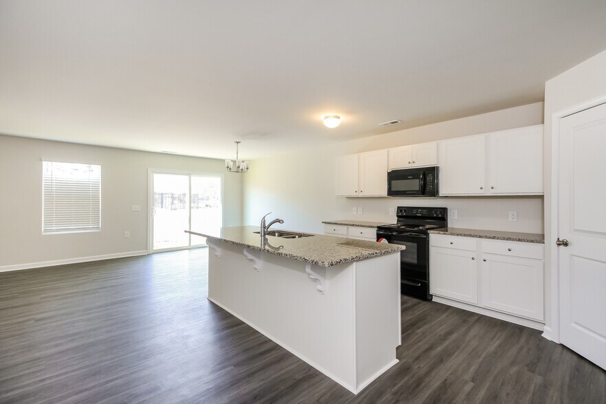 Building Photo - 2904 Ember Brook Ct