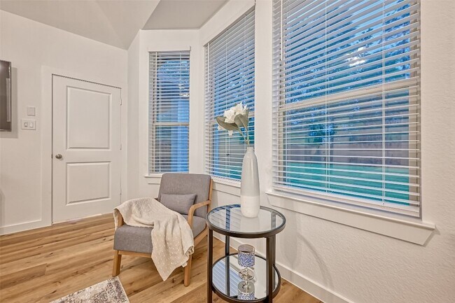 Building Photo - 7933 Wild Thicket Dr