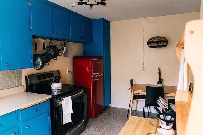 Building Photo - Hermina Duplex