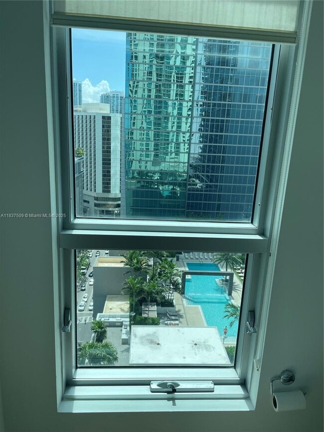 Building Photo - 300 S Biscayne Blvd