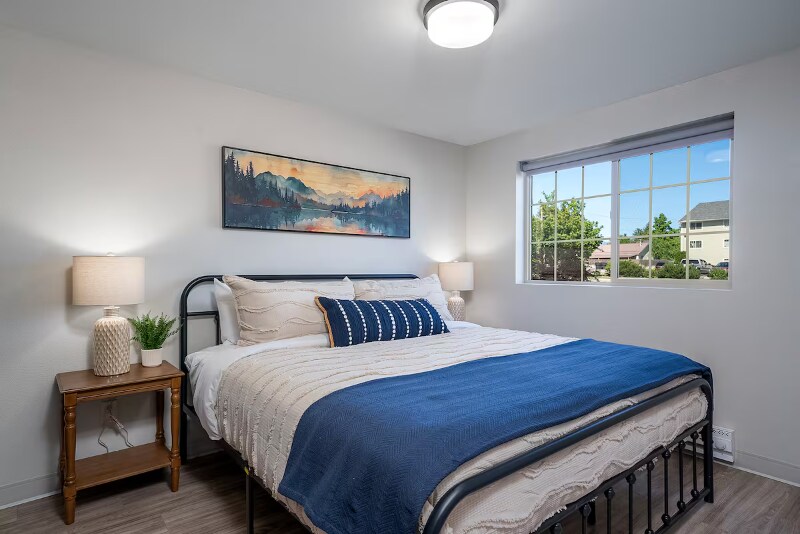 Building Photo - 1430 3rd Ave E